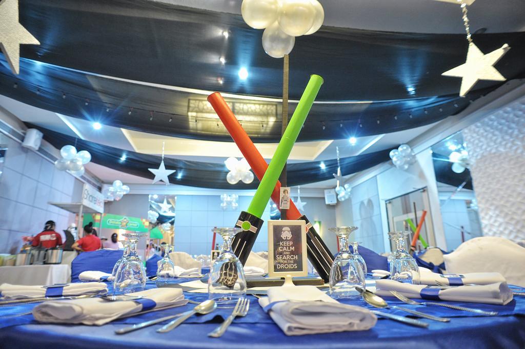 Circle Inn Hotel And Suites Баколод Екстер'єр фото