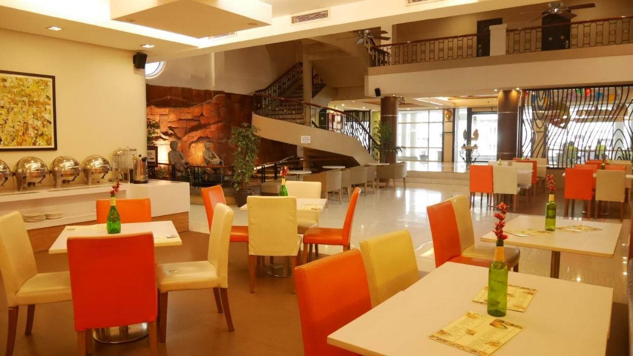 Circle Inn Hotel And Suites Баколод Екстер'єр фото