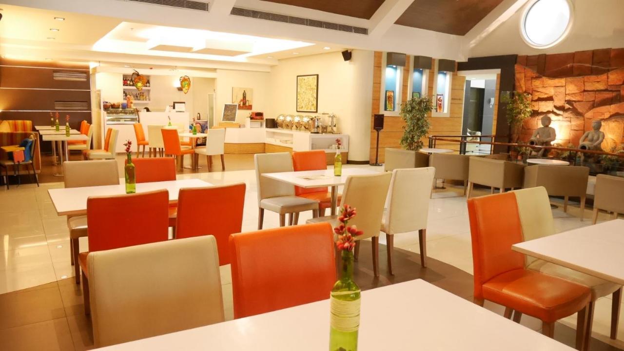 Circle Inn Hotel And Suites Баколод Екстер'єр фото