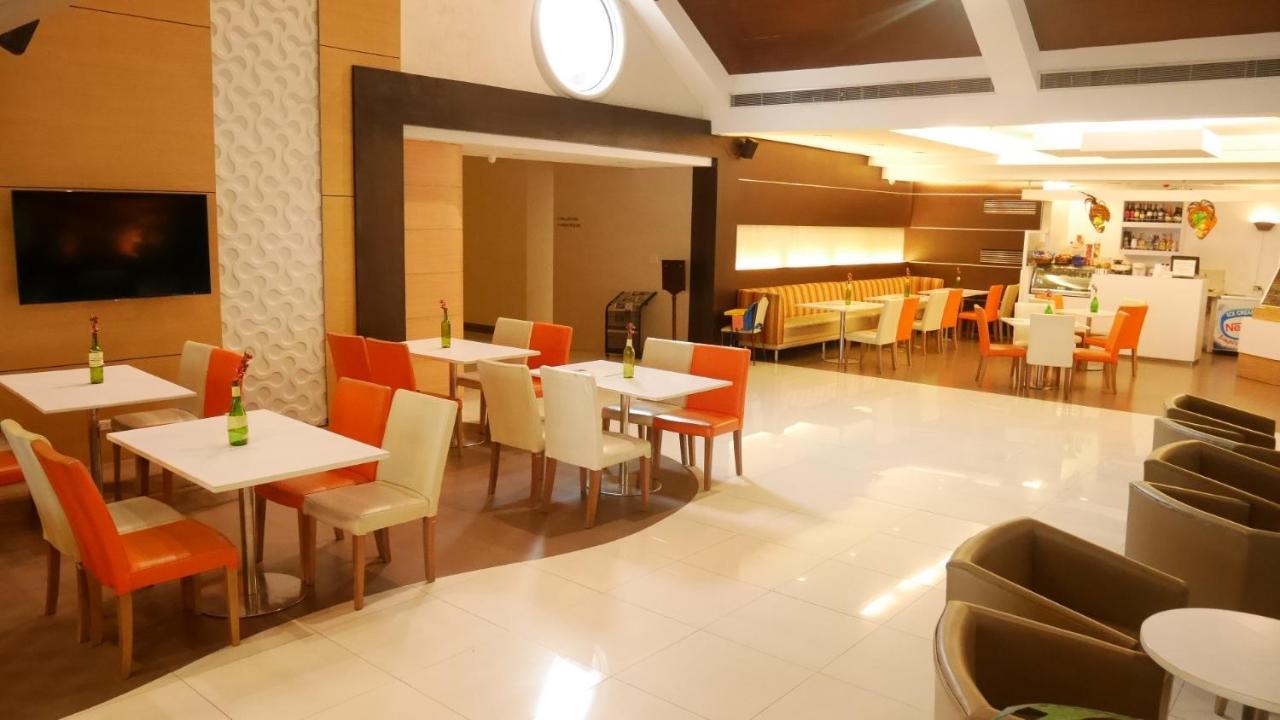 Circle Inn Hotel And Suites Баколод Екстер'єр фото